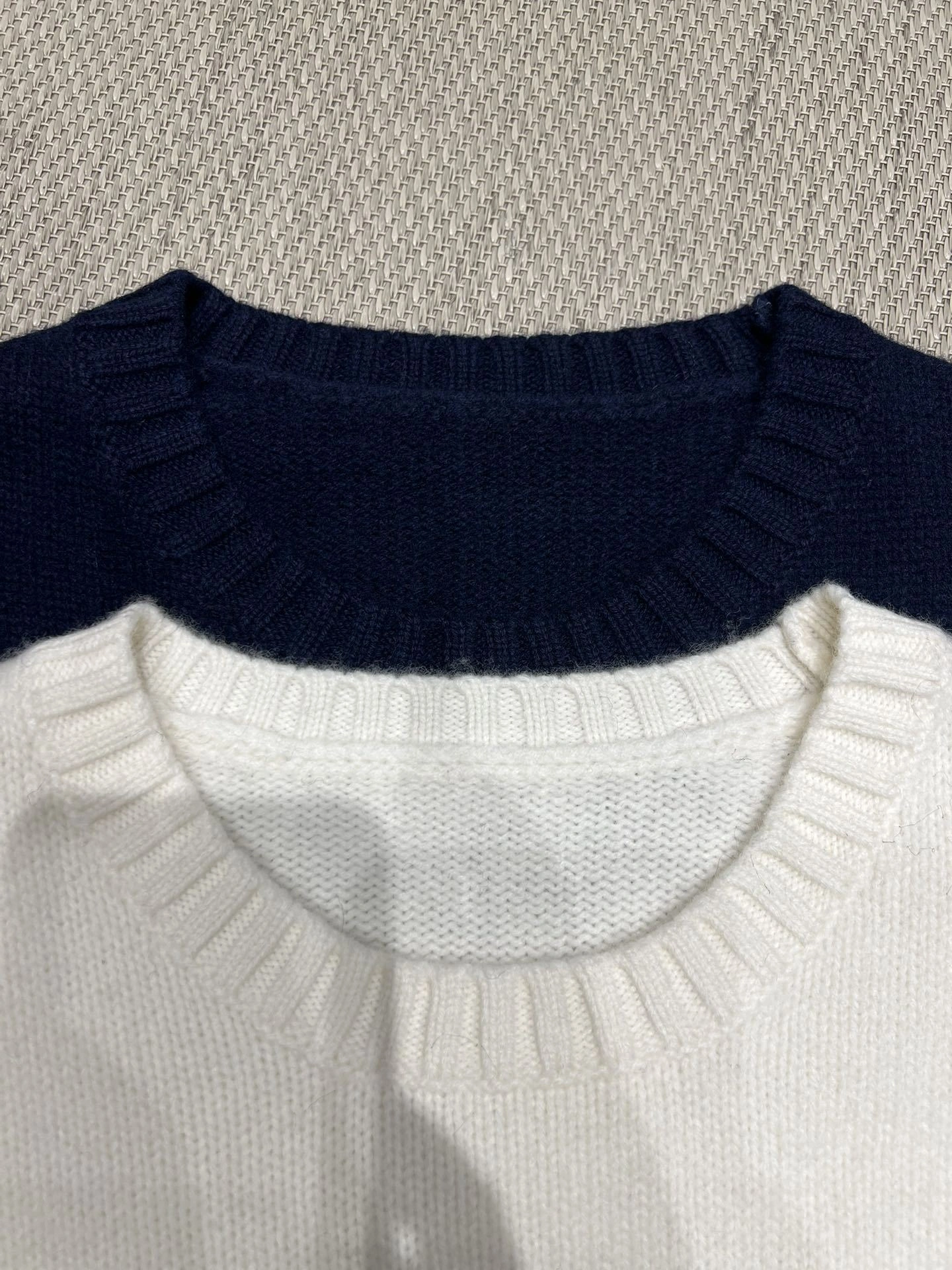 wg.luxury- R18ph embroidery wool 2colour item:E-F140I2728-2H